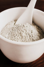 Load image into Gallery viewer, FLORA & CURL Coconut Mint Curl Refresh Clay Wash Powder